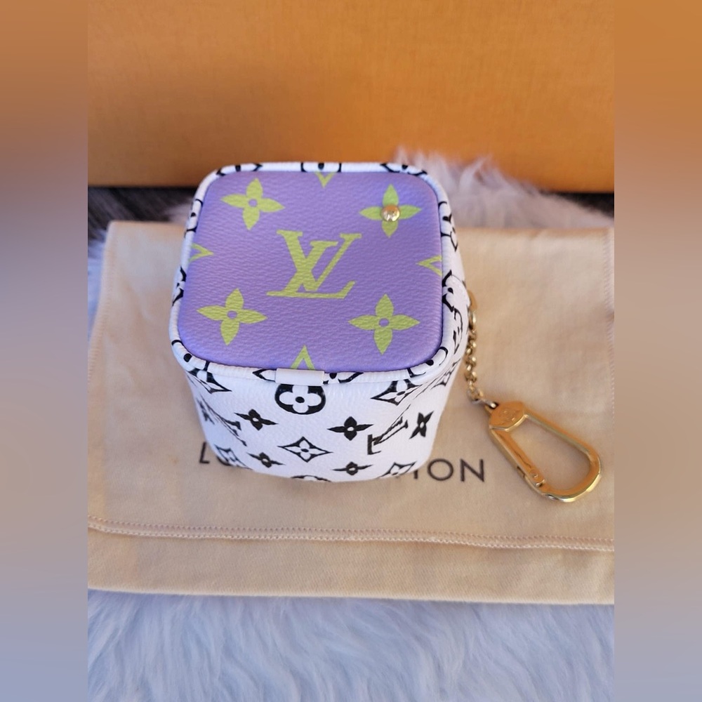 Monogram Giant Cube - Picture 2 of 14